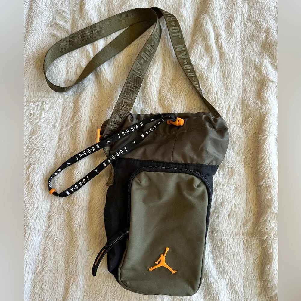 Nike Jordan Water Bottle Crossbody Bag